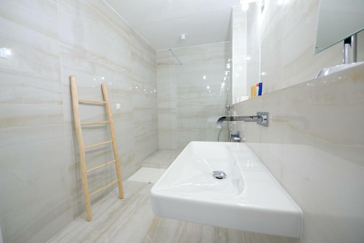 Center Aupark Apartment Pöstyén Kültér fotó